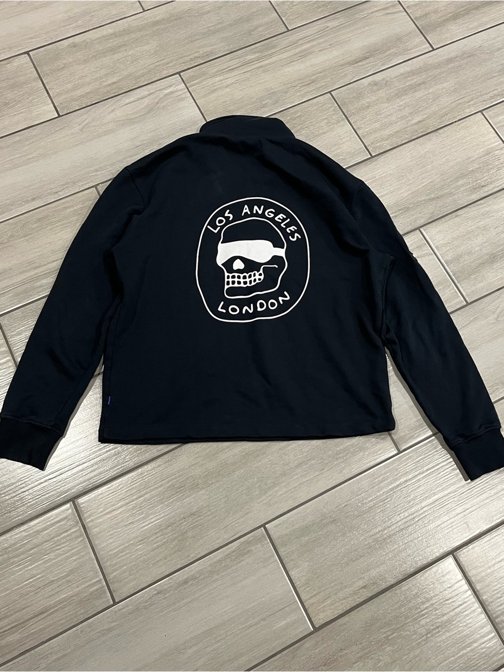 #4. Men's BUSTER + PUNCH
LONDON Travis Barker Collab
Sweatshirt SZ Small